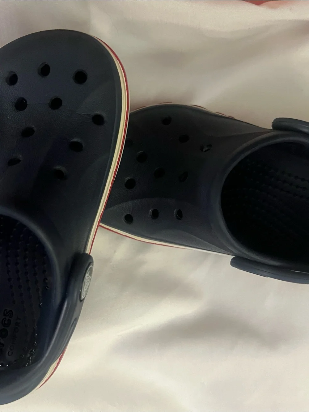 Crocs Kids Classic Clog in Navy with Red Accent. Size 8 kids. Great shape